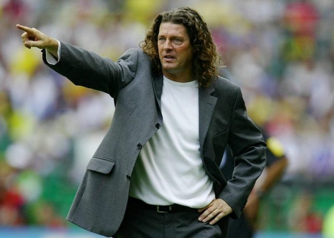 أسلمَ وتزوّج سنغالية ثمّ أوصى بدفنه في بلدها.. “برونو ميتسو”، المدرب الفرنسي الذي أخرج السنغال إلى العالم