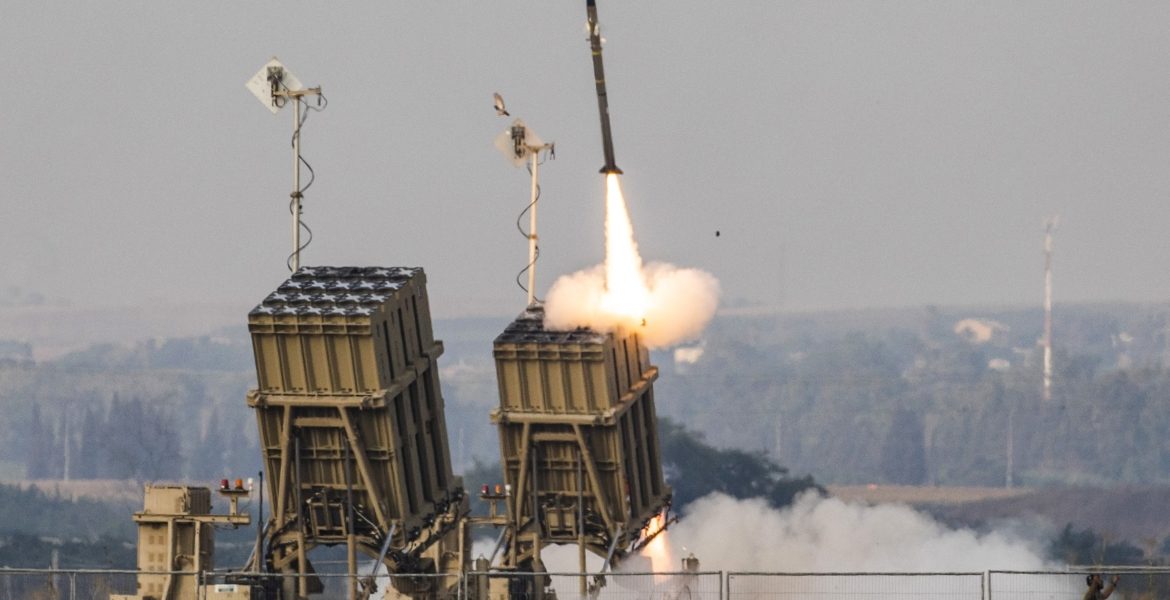 صفارات الإنذار تدوي على الحدود مع غزة.. جيش الاحتلال يعلن اعتراض صاروخ أُطلق من القطاع