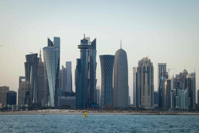 الدوحة ودبي “الأكثر جذباً” للموظفين في العالم.. بلومبرغ: تتصدران قائمة أسواق العمل الأكثر تنافسية