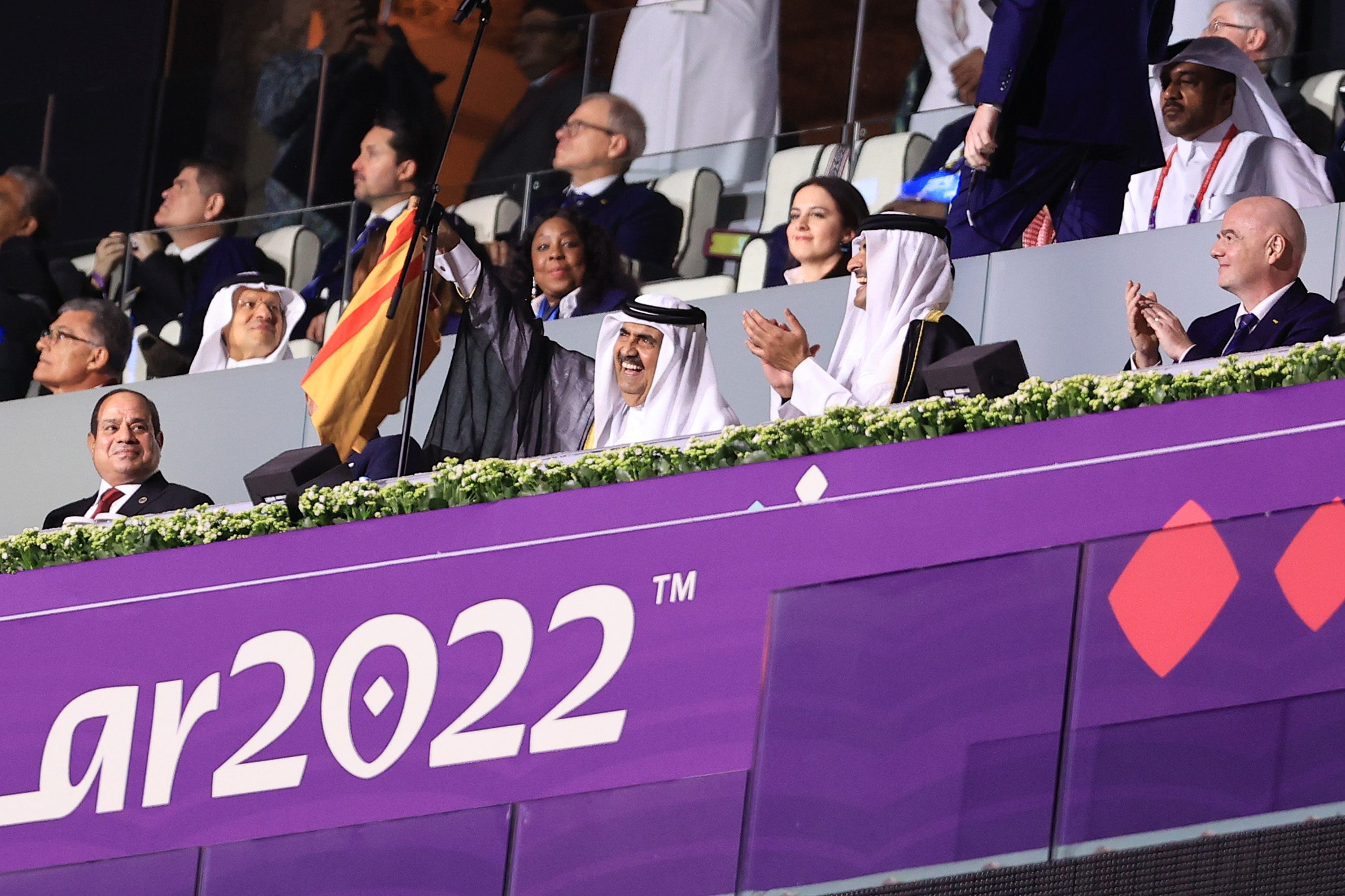 قصة قميص الأمير الوالد خلال افتتاح مونديال قطر - gettyimages