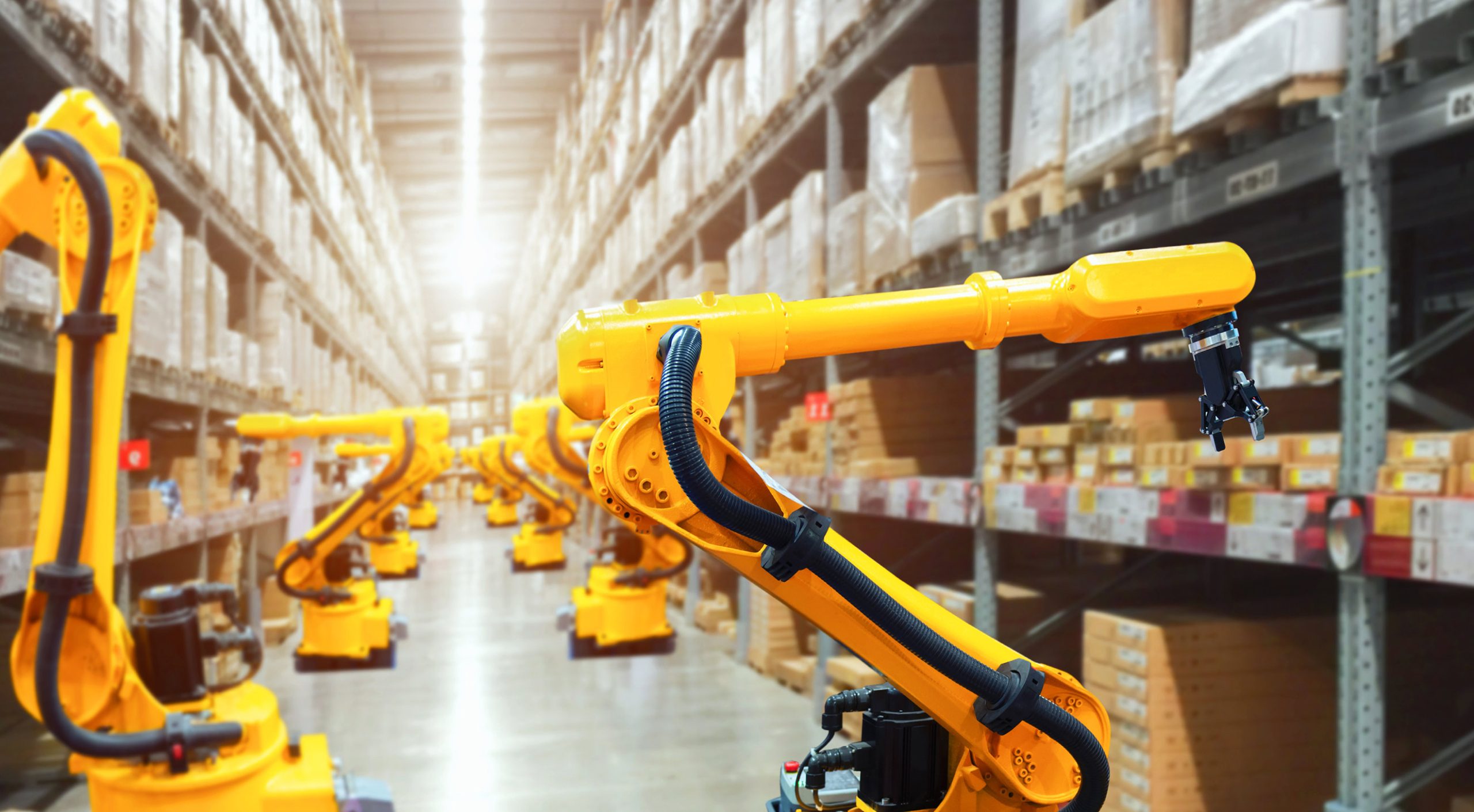 جيش من الآلات البديلة للبشر.. ماذا يعني دخول أمازون عصر الروبوتات بالنسبة لملايين العاملين في التجارة الإلكترونية؟