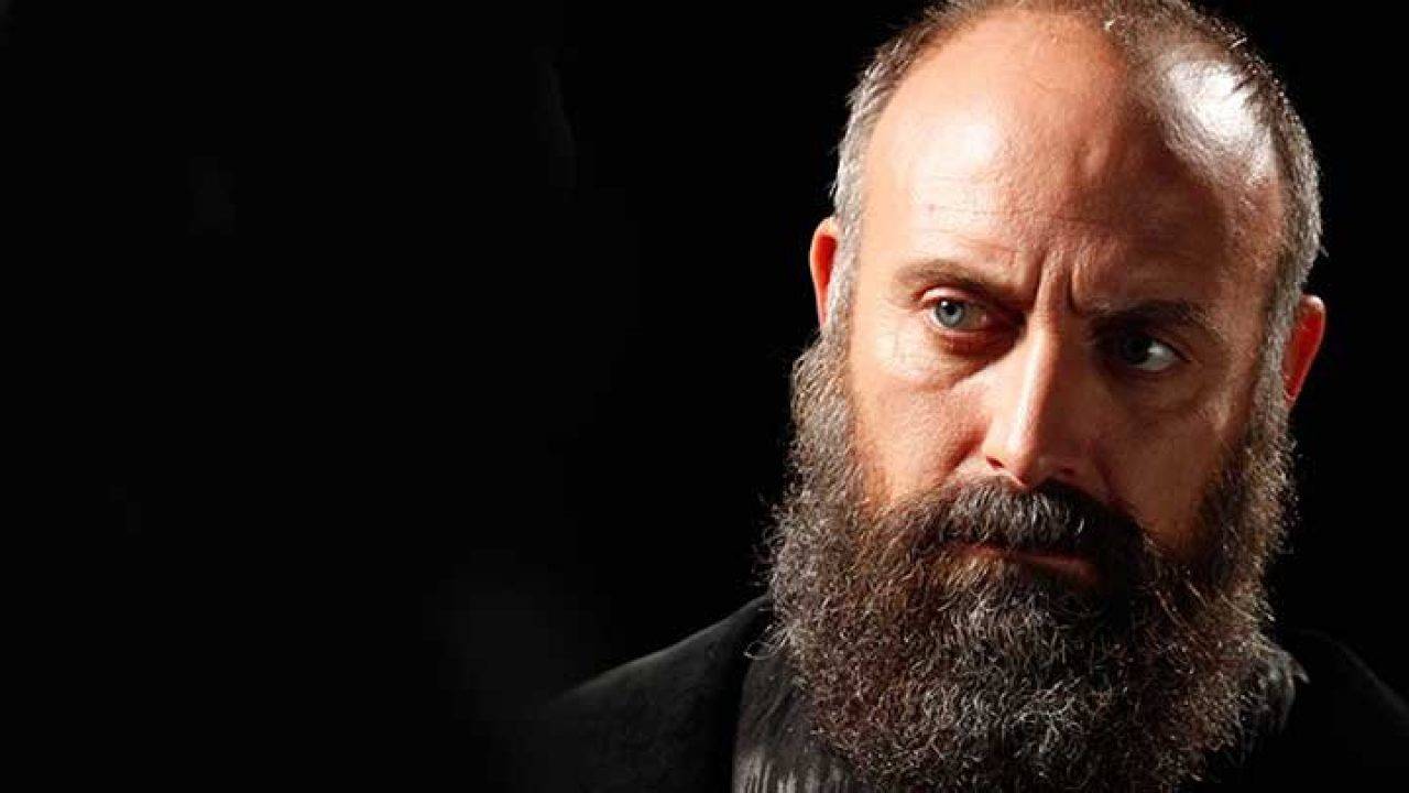 عمل في بيع الحصير ودرس الأوبرا والباليه..  خالد أرغنش الشهير بـ”السلطان سليمان”