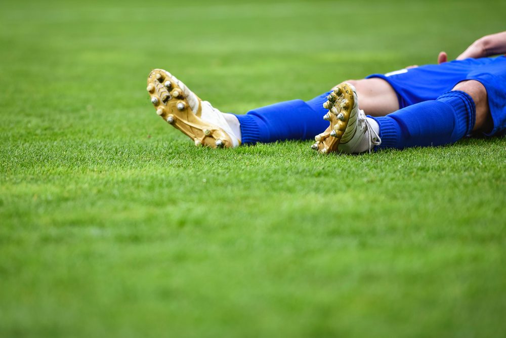 أُصيب بسكتةٍ قلبية! عندما تسبّبت بطاقة حمراء بوفاة "اللاعب الذهبي" خلال تصفيات كأس العالم 1990