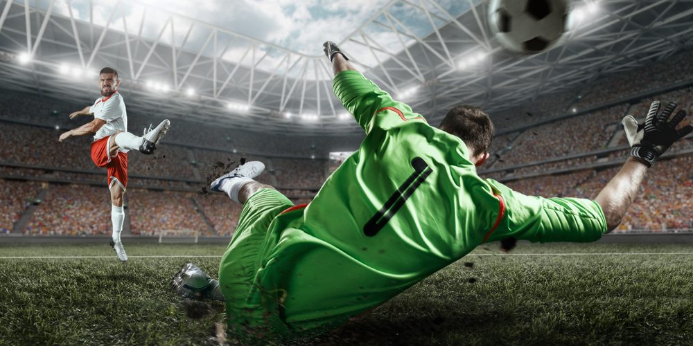 لاعب كرة القدم المحترف يحتاج الكثير من السعرات الحرارية - ShutterStock