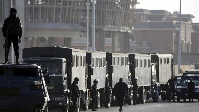 مطالب بالكشف عن مكان احتجاز صحفي منصة “متصدقش”.. ونقيب الصحفيين المصريين يكشف تفاصيل جديدة عن مصيره