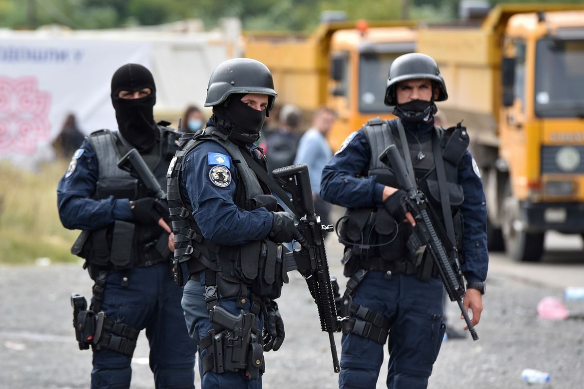 قائد الجيش الصربي يتوجه للحدود مع كوسوفو.. فهل تشهد أوروبا حرباً جديدة، وما علاقة بوتين بهذه الأزمة؟