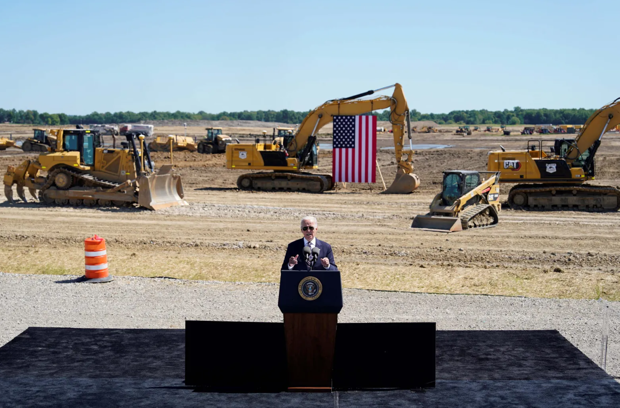 أمريكا تلزم حلفاءها بحصار تكنولوجي للصين يهددهم بخسائر قياسية ويفيدها، ولكن هل سيوقف تقدم بكين؟