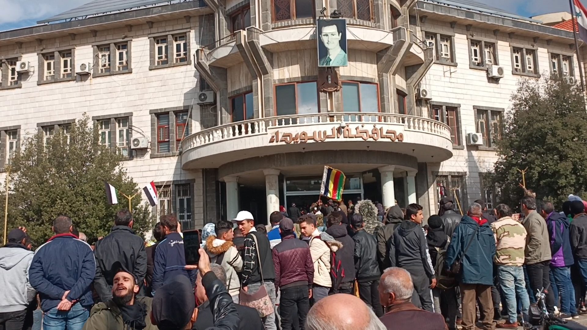 سكانها الدروز ظلوا محايدين خلال الثورة.. قصة محافظة السويداء السورية، ولماذا انتفضت مؤخراً ضد الأسد؟