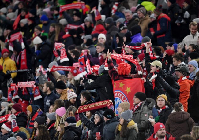 طالبوا بنزع السلاح من الضباط.. الجماهير الألمانية تشكو من تعامل الشرطة معها