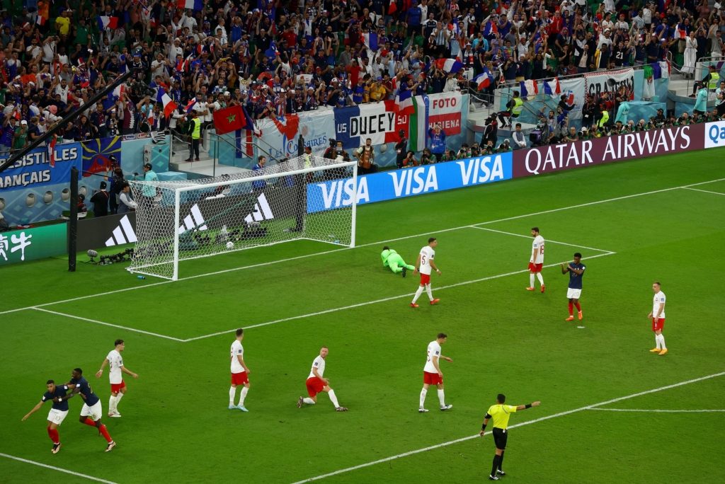 مباراة فرنسا وبولندا