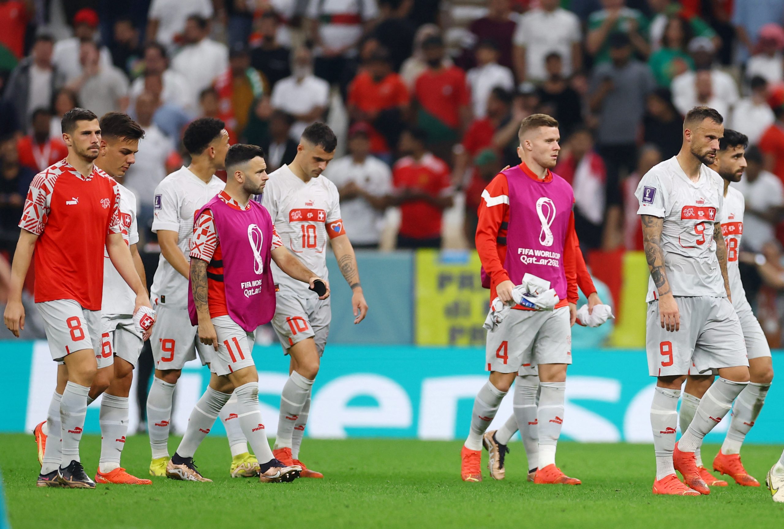 “فيروس تفشى في الفندق”! المدير الرياضي لمنتخب سويسرا يكشف سبب الخسارة بسداسية ثقيلة أمام البرتغال