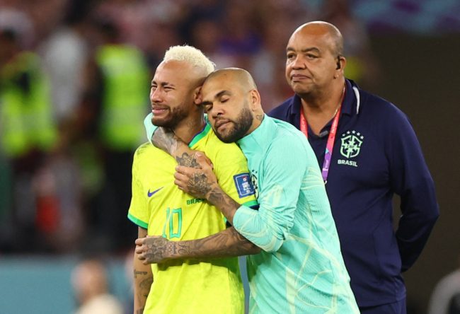 بعد وداع البرازيل الدرامي من المونديال.. نيمار يُلمّح لاعتزال اللعب دولياً مع البرازيل