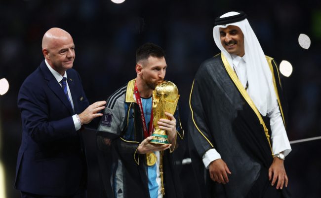 الفيفا يسعى لاستغلال نجاح قطر في تنظيم المونديال لتغيير جوهري بنظام كأس العالم!