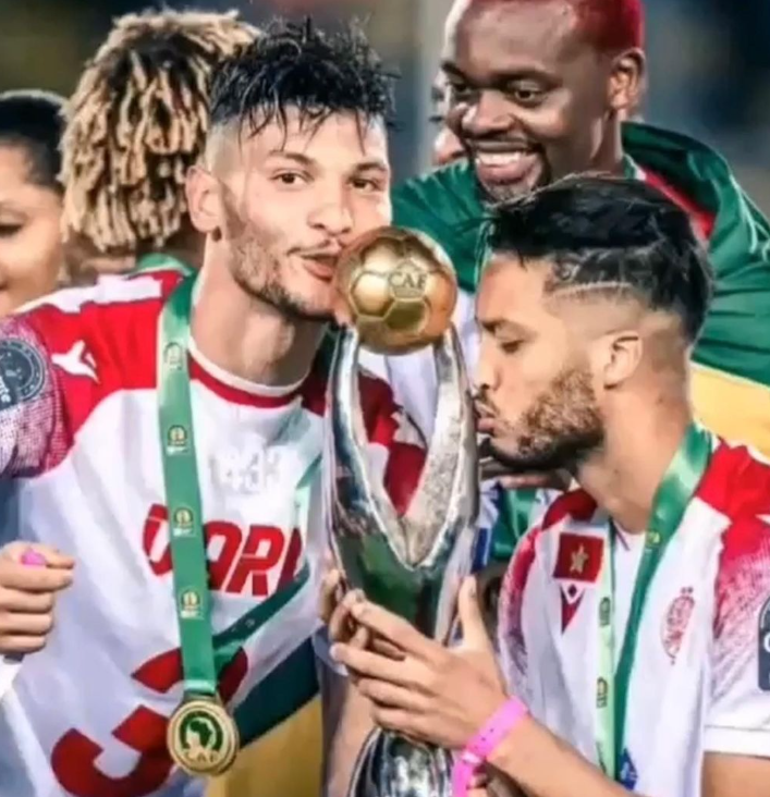 أشرف داري خلال تتويج الوداد بلقب دوري أبطال أفريقيا| مواقع التواصل