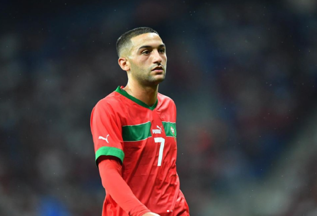 حكيم زياش.. أول لاعب كرة قدم مغربي ينافس على لقب أجمل 100 وجه في العالم