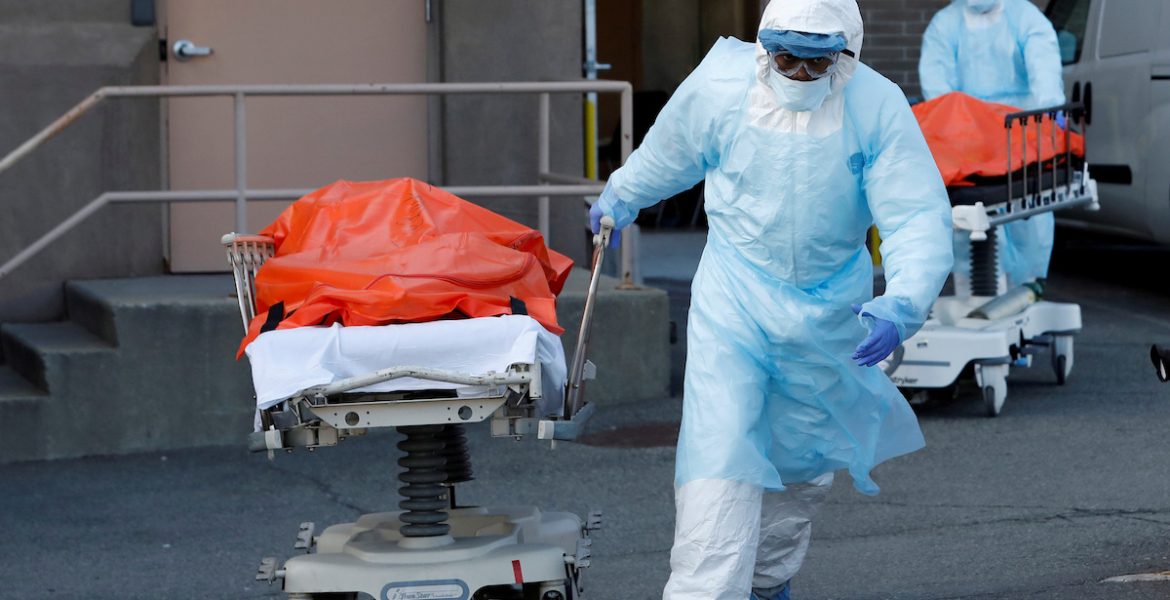 “الصحة العالمية” تتوقع موعد انتهاء خطورة كورونا وجدري القرود.. لكنها حذرت من “الاستهانة” بهما