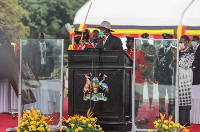 صراع على العرش في دولة يحكمها الرئيس وأولاده! الأب ونجله يتنازعان على الترشح للانتخابات