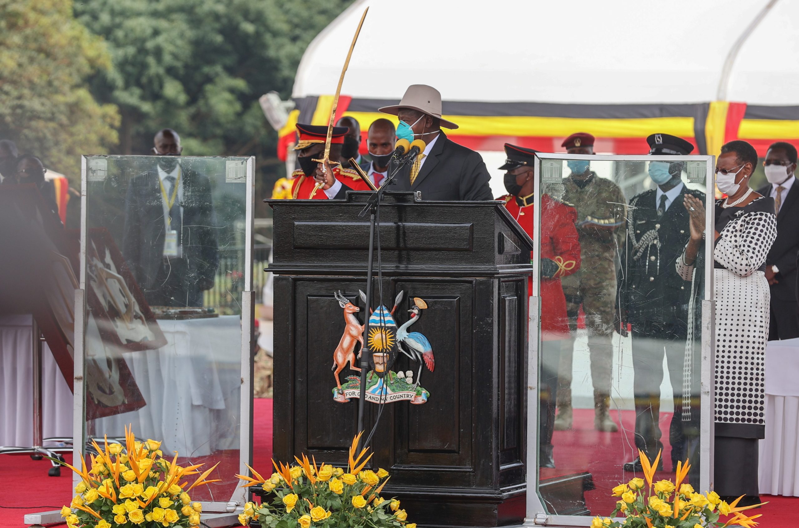 صراع على العرش في دولة يحكمها الرئيس وأولاده! الأب ونجله يتنازعان على الترشح للانتخابات