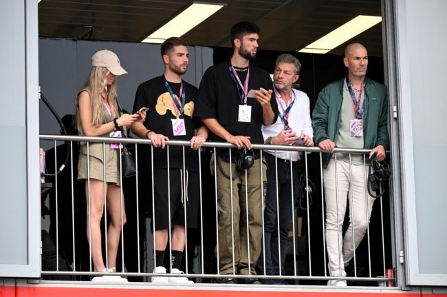 نجل زيدان يتزوج في المغرب.. أقام حفلاً صغيراً في مراكش اقتصر على العائلة والأصدقاء المقربين (صور)