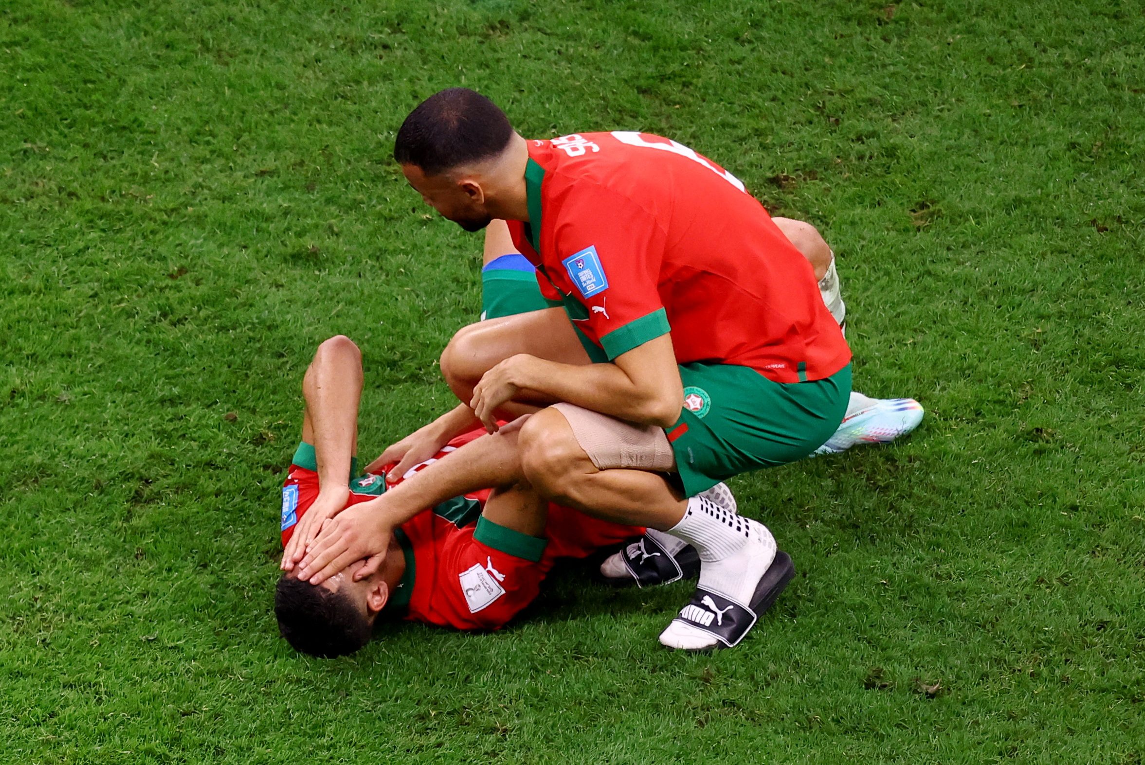 “الحلم انتهى”.. حكيمي يوجه رسالة مؤثرة للمغاربة وكل “من ساند أسود الأطلس” ويعد بمواصلة العمل