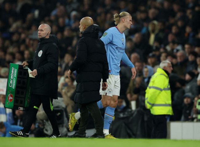 “لم يصل إلى قمة مستواه بعد”! غوارديولا ينتقد أداء هالاند رغم تسجيله 20 هدفاً في 14 مباراة