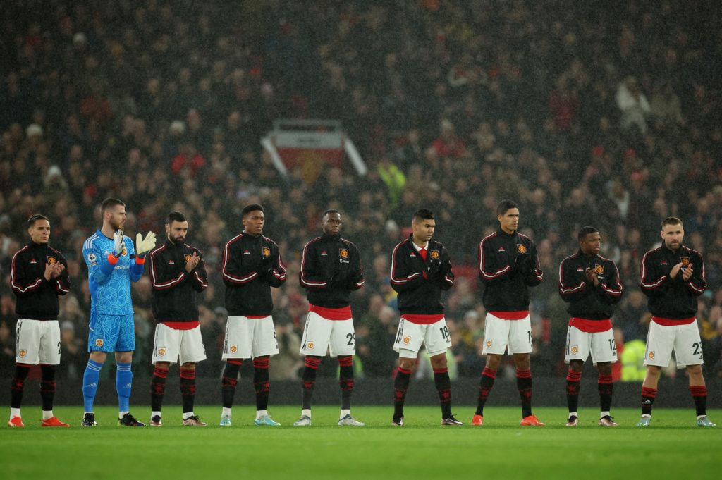 لاعب هاوٍ في تشكيلة مانشستر يونايتد (رويترز)