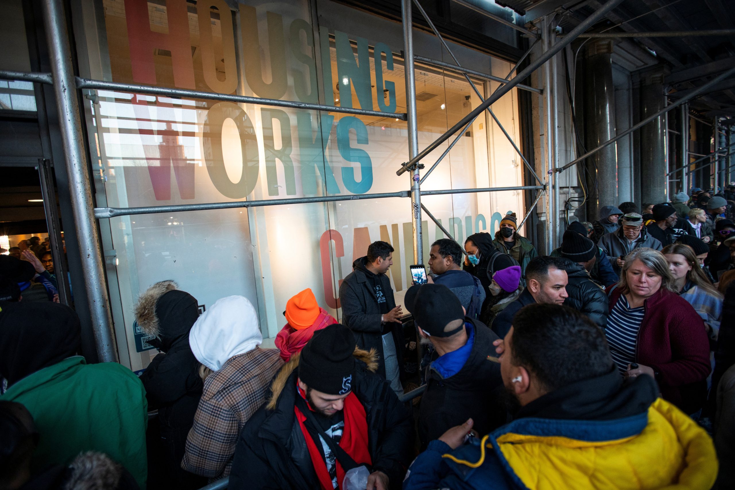 افتتاح أول متجر قانوني لبيع الماريجوانا في نيويورك.. عائدات ضرائبه ستذهب لصالح علاج الإدمان!