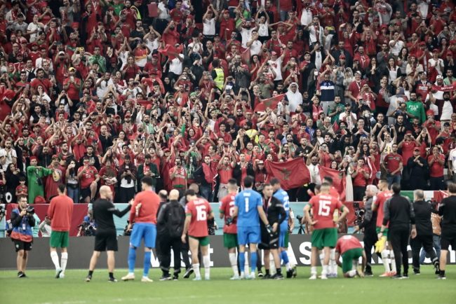 هتافات “لا إله إلا الله” تصدح بمدرجات مباراة المغرب وفرنسا بحضور ماكرون.. حصدت تفاعلاً واسعاً (فيديو)