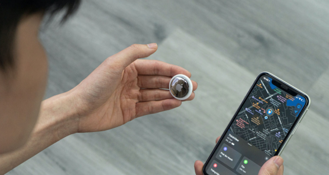 امرأتان تقاضيان شركة آبل بسبب جهاز تعقب من إنتاجها.. تعرضتا للمطاردة من شريكيهما السابقين