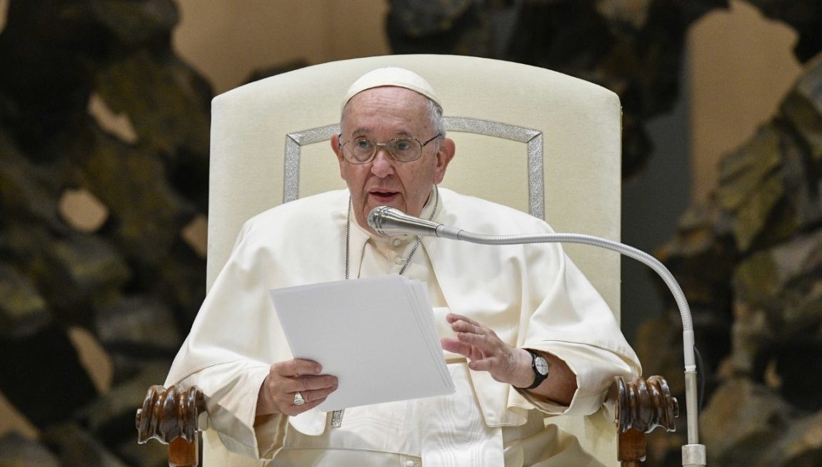 بابا الفاتيكان فرنسيس استقالة