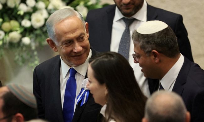 الإعدام للمشاركين بالانتفاضة ولا علاج للمرضى العرب.. قوانين عنصرية صادمة تعدها حكومة نتنياهو الجديدة