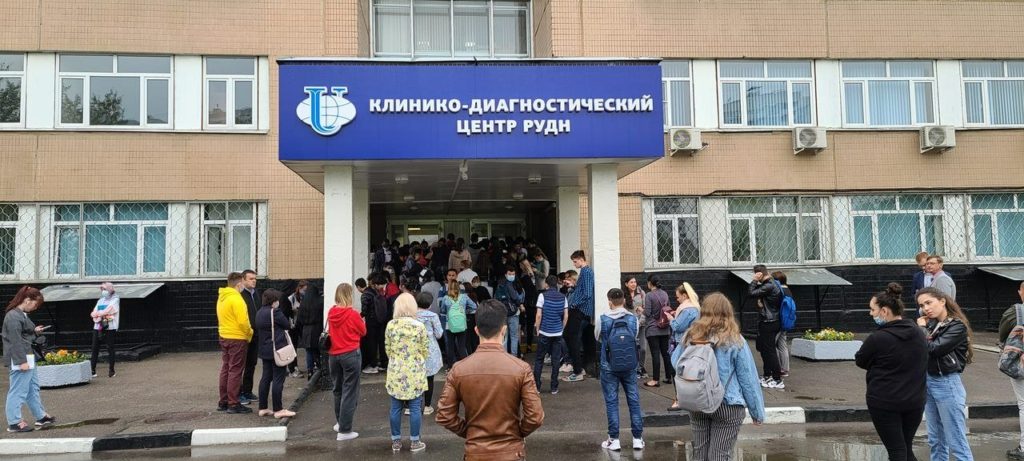 طلاب مصريون عاجزون عن استكمال دراستهم في روسيا