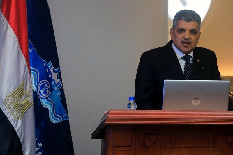 “الاستثمار الأجنبي مرحَّب به ولن يكون له أي سلطة”.. رئيس هيئة قناة السويس: لا يمكن التفريط بالقناة أو بأي من أصولها