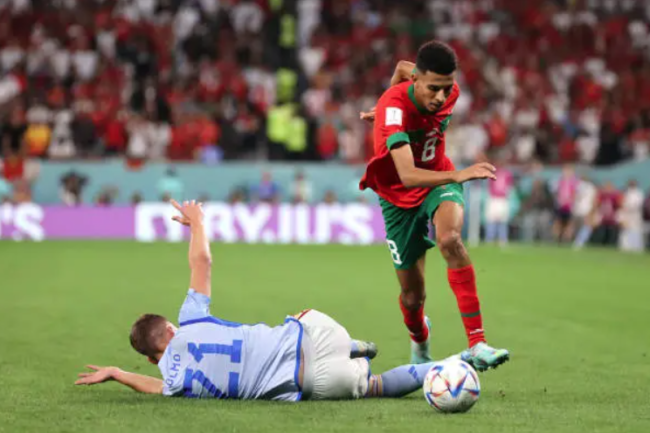 “أتلتيكو مدريد وإشبيلية” متحمسان لضمه.. المغربي أوناحي بات مطلباً للأندية الأوروبية بعد مباراة البرتغال