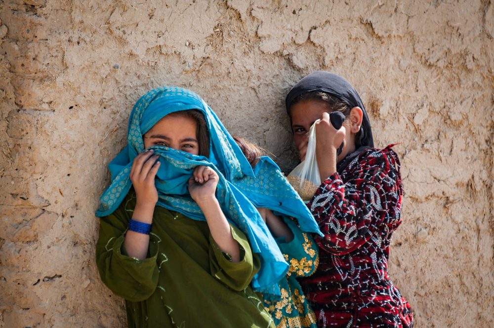 الفتيات الأفغانيات يواجهن الكثير من المخاطر في ظل هذا الحكم - ShutterStock
