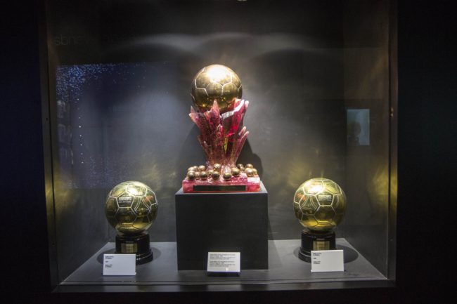 لم يتوَّج بها سوى لاعب واحد عبر التاريخ.. ما هي “الكرة الذهبية السوبر”؟ وهل ليونيل ميسي مؤهَّل للفوز بها؟