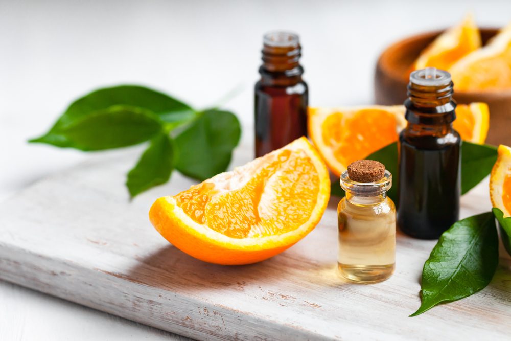 يعالج البشرة الملتهبة ويعزز الاسترخاء.. فوائد زيت البرتقال العطري واستخداماته