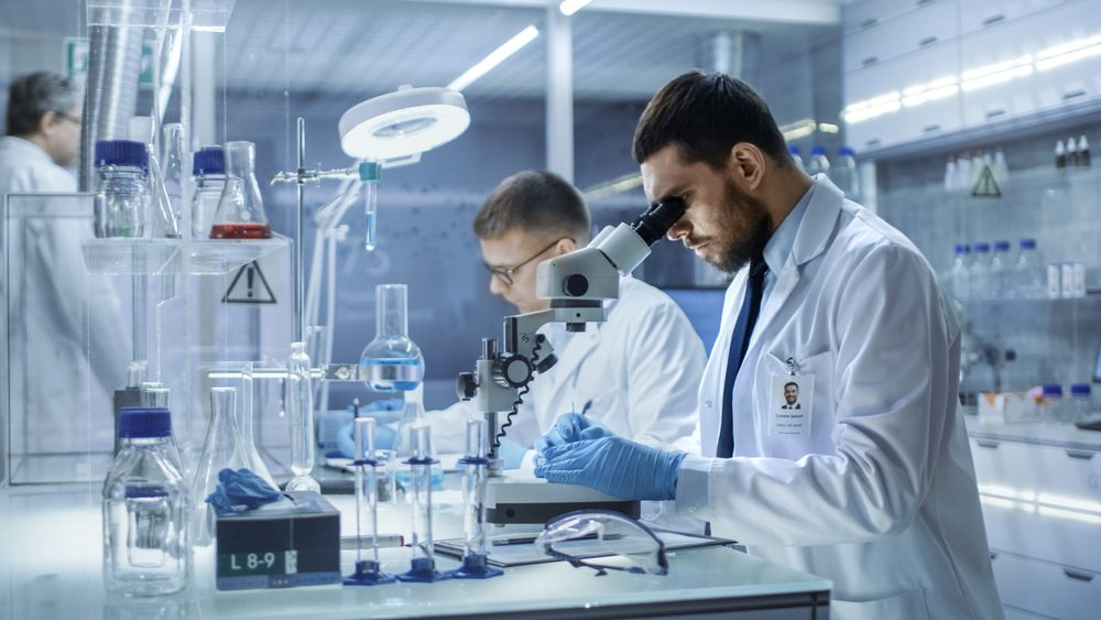خبراء وجدوا أن شرنقات النمل اليافعة تنتج سائلاً تقتات عليه المستعمرة - ShutterStock