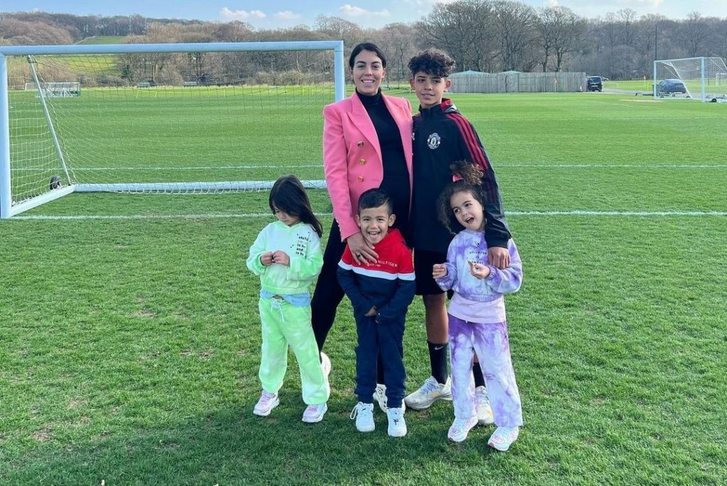 Instagram/ جورجينا رودريغيز وأبناؤها