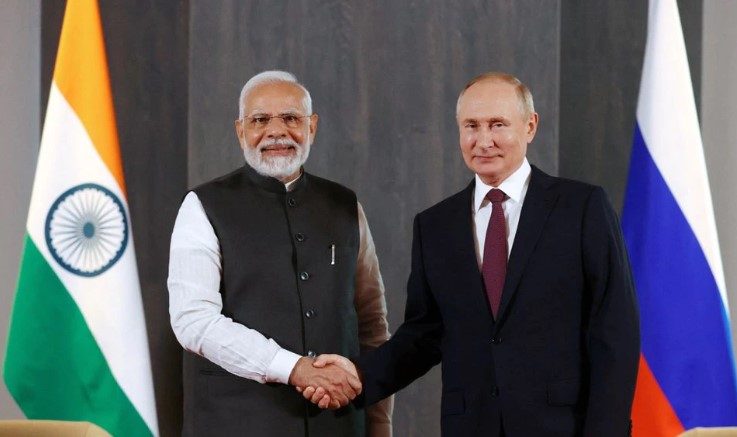 التلغراف: الهند تعَدُّ بوابة خلفية لإيصال النفط الروسي لبريطانيا.. التدفقات للندن تتم بطرق غير مباشرة