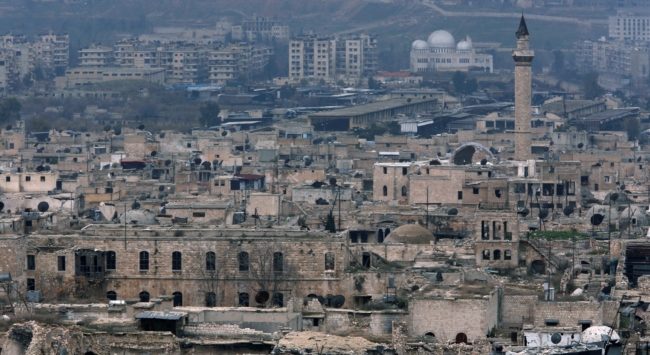 فيديو لمبنى انهار على رؤوس ساكنيه في حلب بسوريا.. 10 وفيات واستمرار البحث عن مفقودين تحت الأنقاض