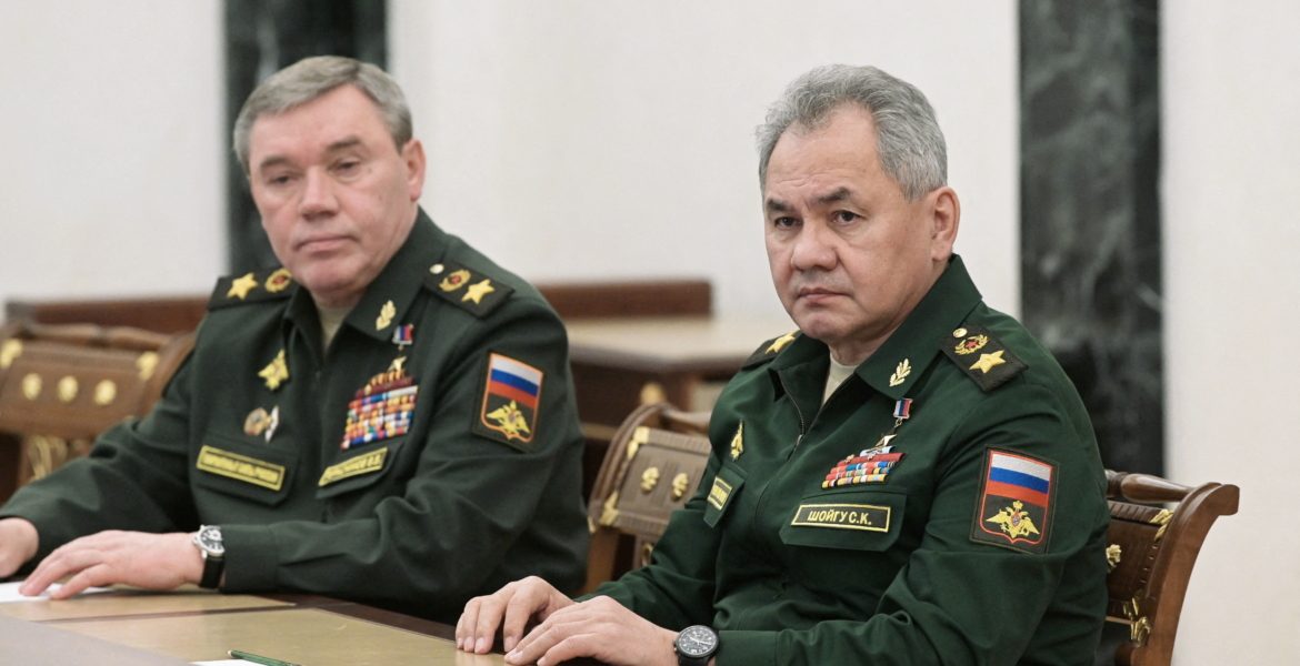 مسؤولان أمريكيان يكشفان عن تغير “جوهري” بنوعية الأسلحة الموجّهة لأوكرانيا.. تشمل أنظمة صواريخ متقدمة