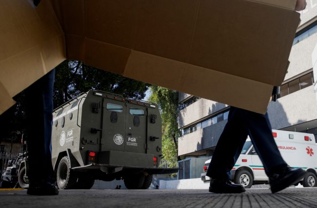 اعتقال ابن “إل تشابو” زعيم عصابة المخدرات بالمكسيك.. فيديو لاشتباكات عنيفة أدت لإغلاق مطار (فيديو)