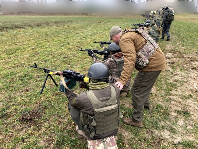 “مجموعة موزارت” الأمريكية في مواجهة “فاغنر” الروسية.. قصة “جيوش النخبة الغربية” التي تقاتل في أوكرانيا