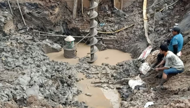 على غرار الطفل ريان.. طواقم الإنقاذ تُستنفر في فيتنام لإنقاذ طفل سقط في عمود خرساني بطول 35 متراً