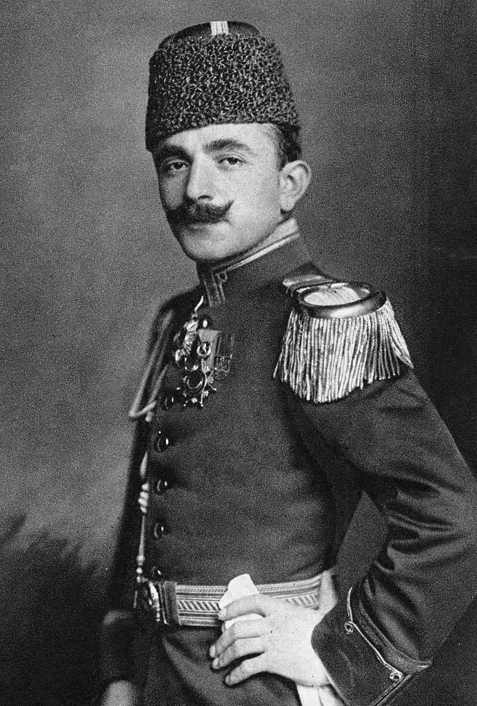 القائد العسكري أنور باشا| wikipedia