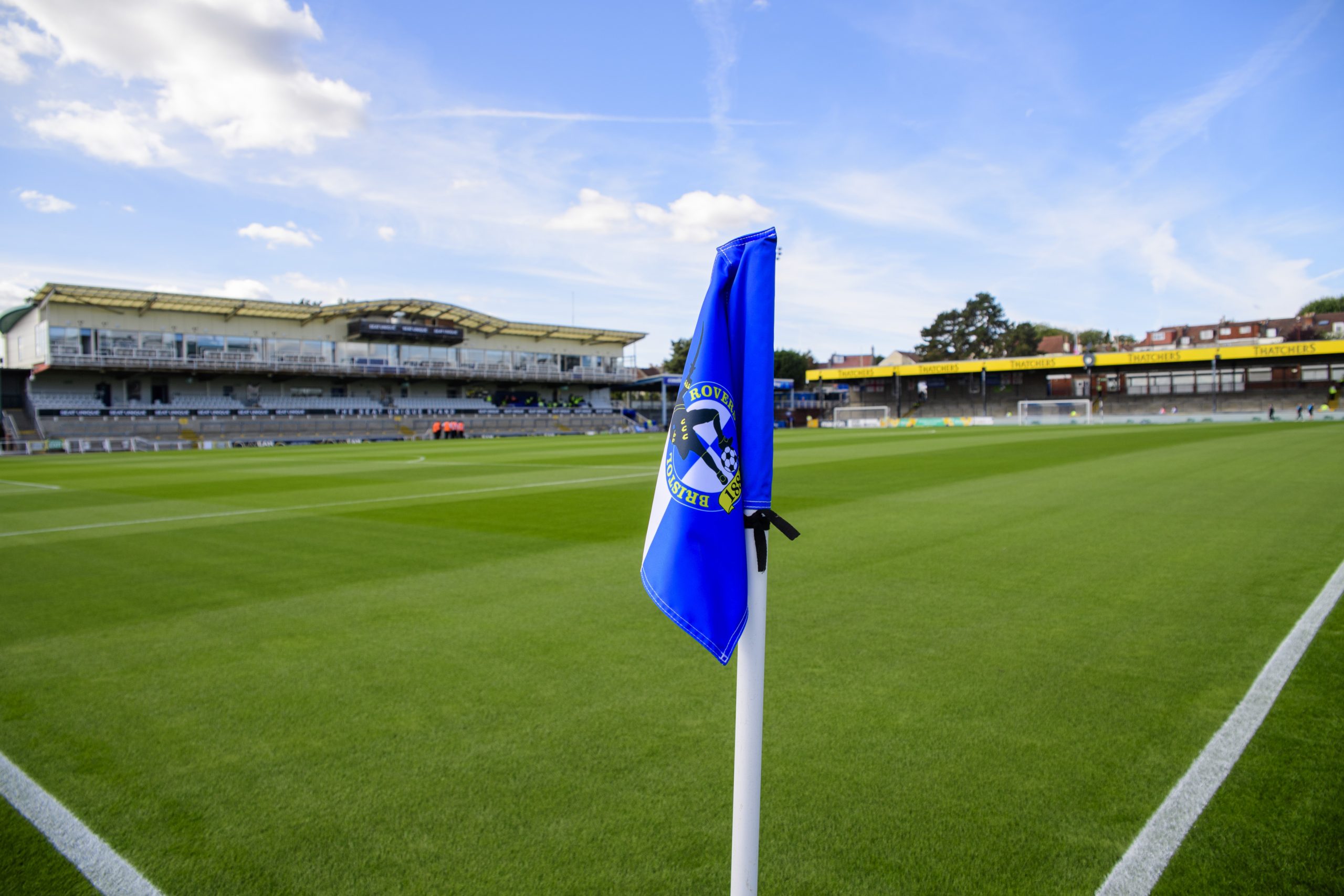 لاعبون يحلقون رؤوسهم تضامناً من زميلهم المصاب بالسرطان - gettyimages