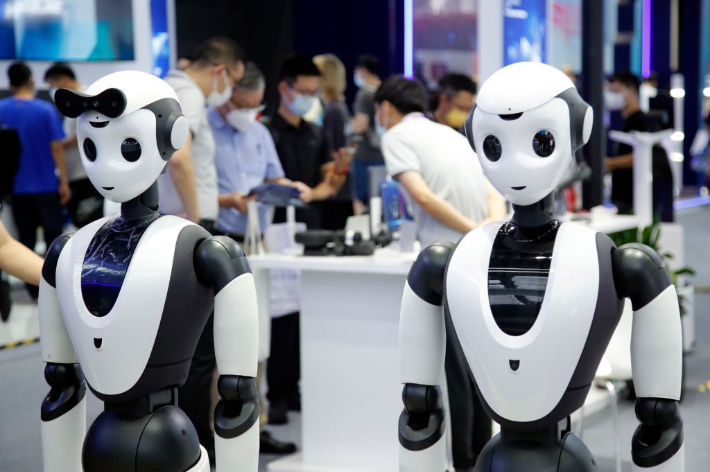 برنامج الذكاء الاصطناعي الصيني يخيف أمريكا.. مدير FBI يشرح في دافوس ما الذي تخشاه واشنطن