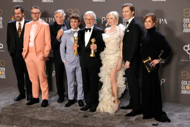 براد بيت يتأخر وأوستن باتلر وزيندايا يحصدان جائزتهما الأولى.. الفائزون في حفل “غولدن غلوب” 2023