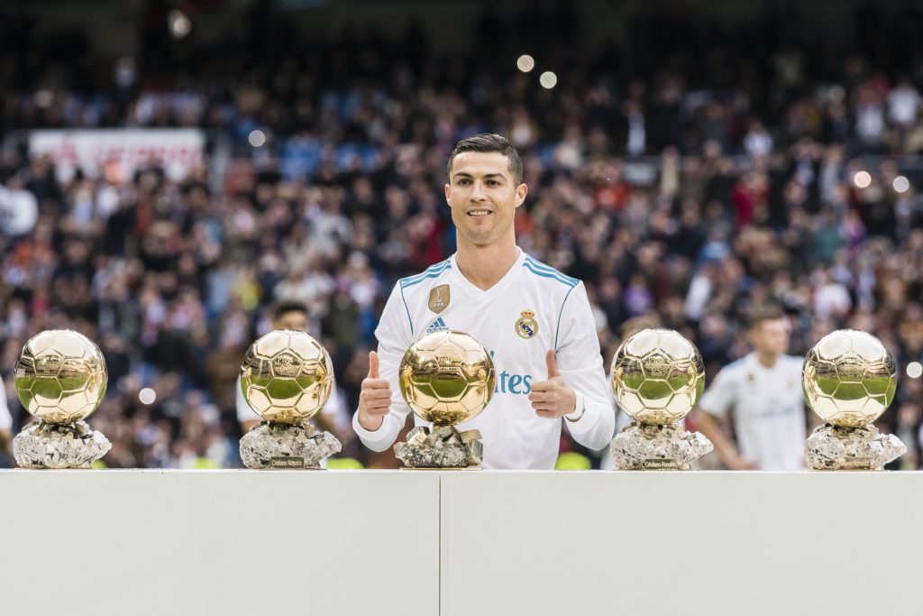 الكرة الذهبية التي باعها رونالدو لملياردير إسرائيلي - gettyimages